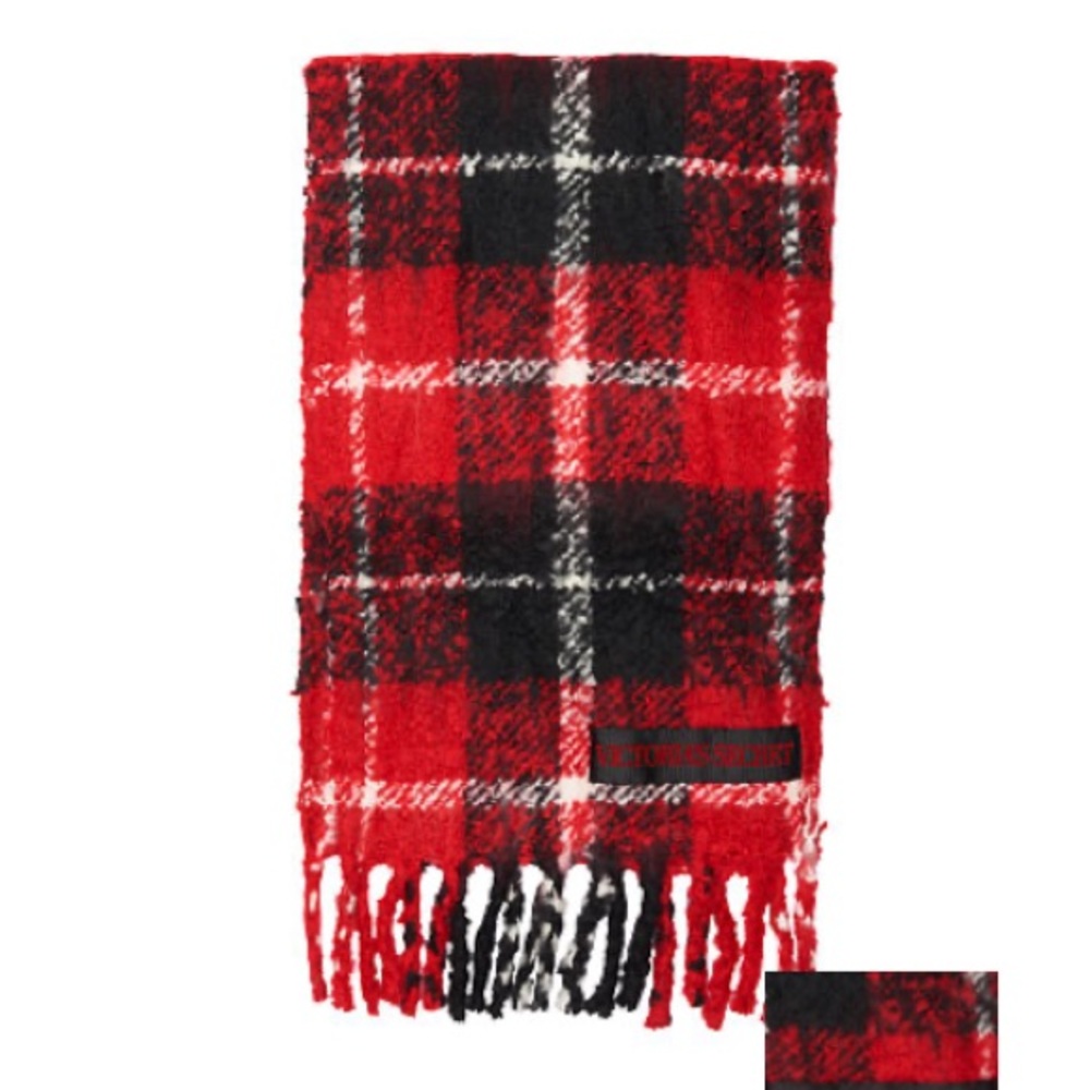 NWT VS Plush Plaid Scarf